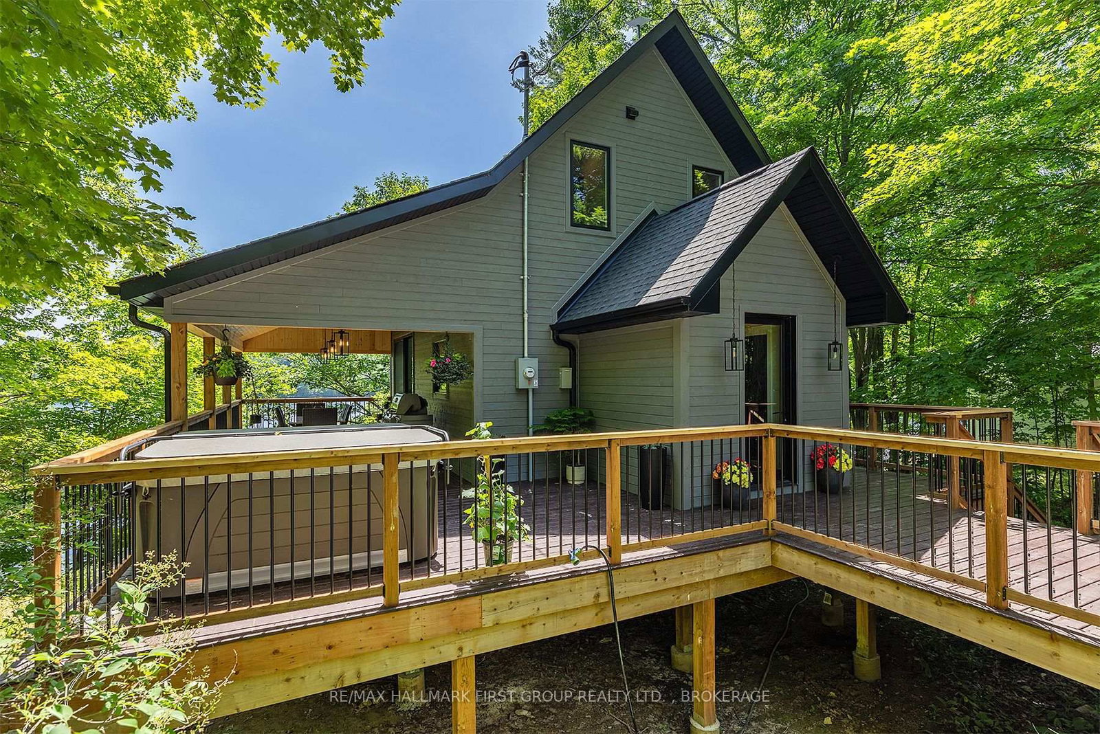 1005 Macdonald Lane • Perth Road, ON photo 5