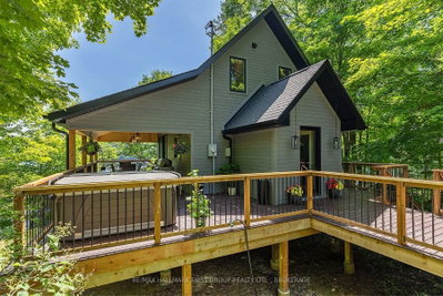 1005 Macdonald Lane • Perth Road, ON photo 5