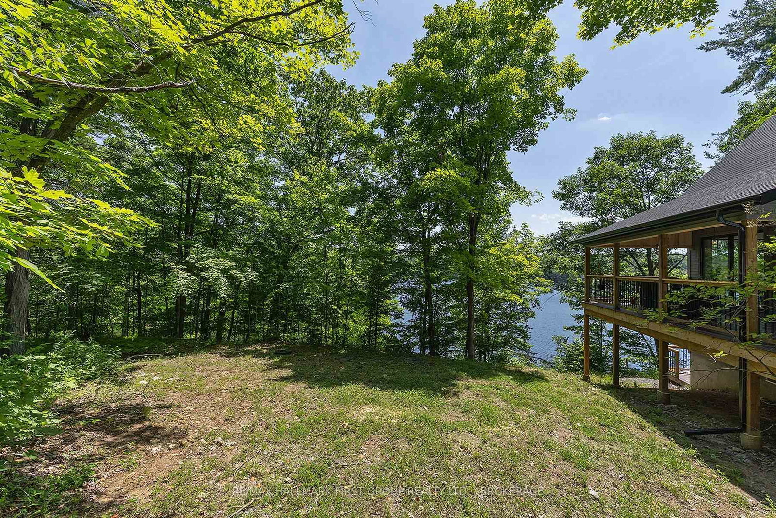 1005 Macdonald Lane • Perth Road, ON photo 9
