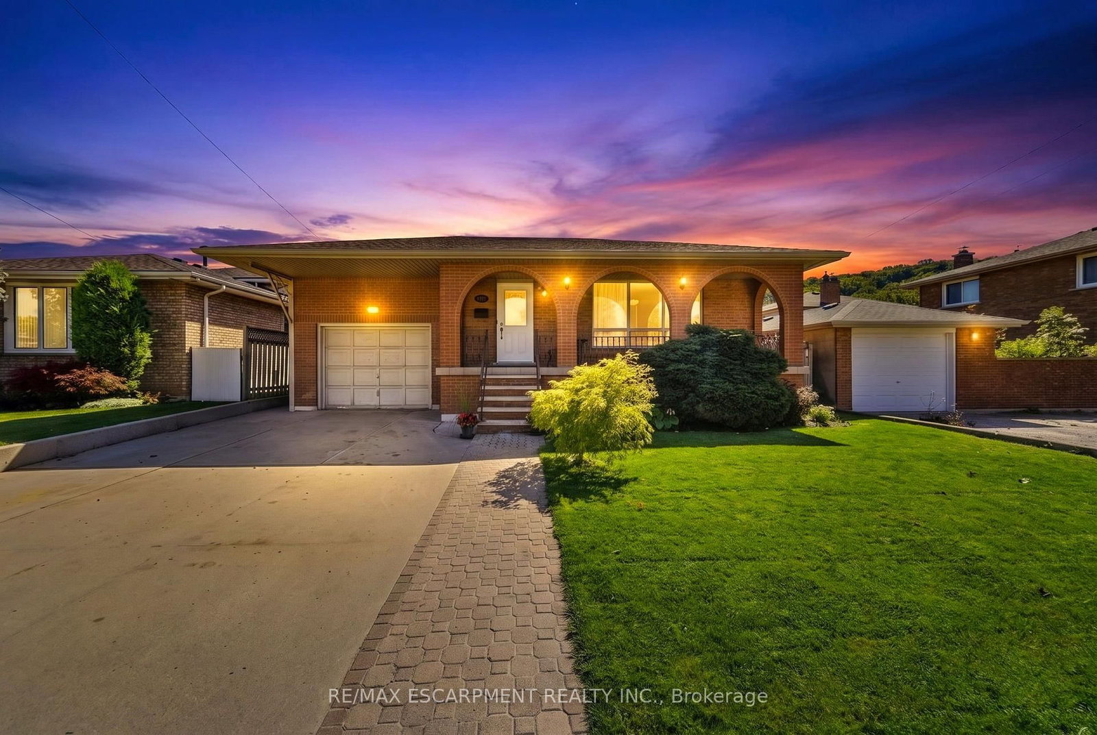 139 Glen Valley Drive • Hamilton, ON photo 1