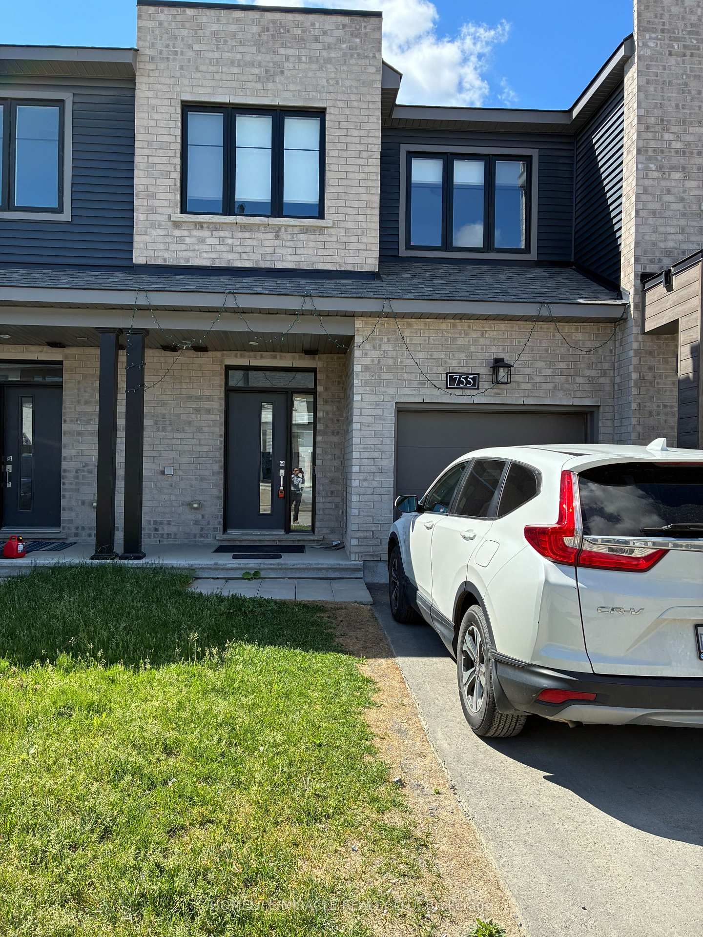 755 Fairline Row • Ottawa, ON photo 1