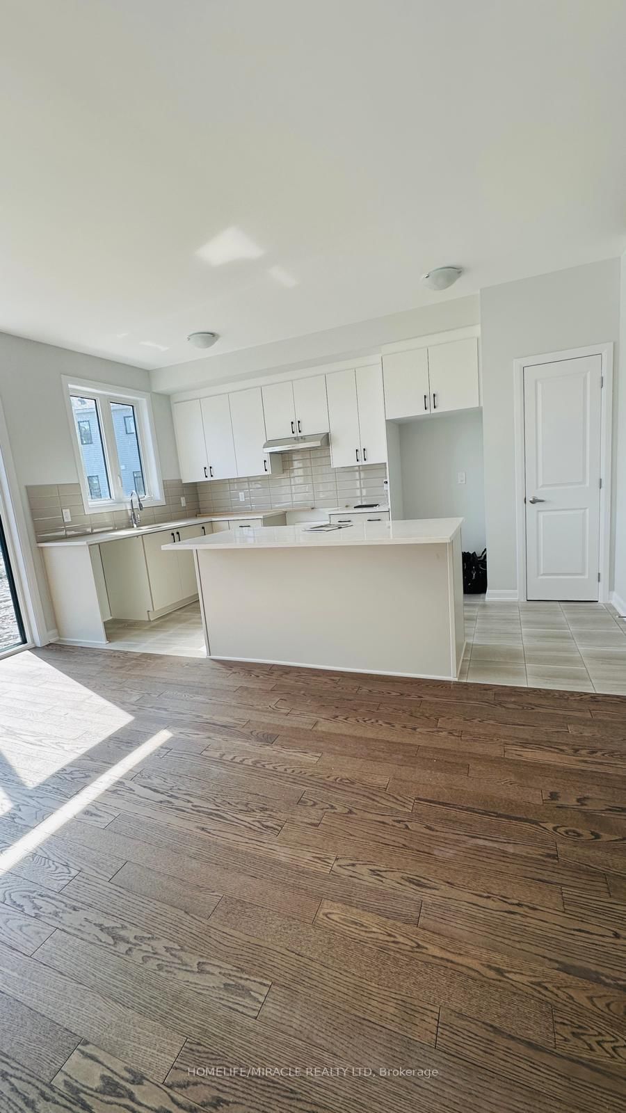 755 Fairline Row • Ottawa, ON photo 17