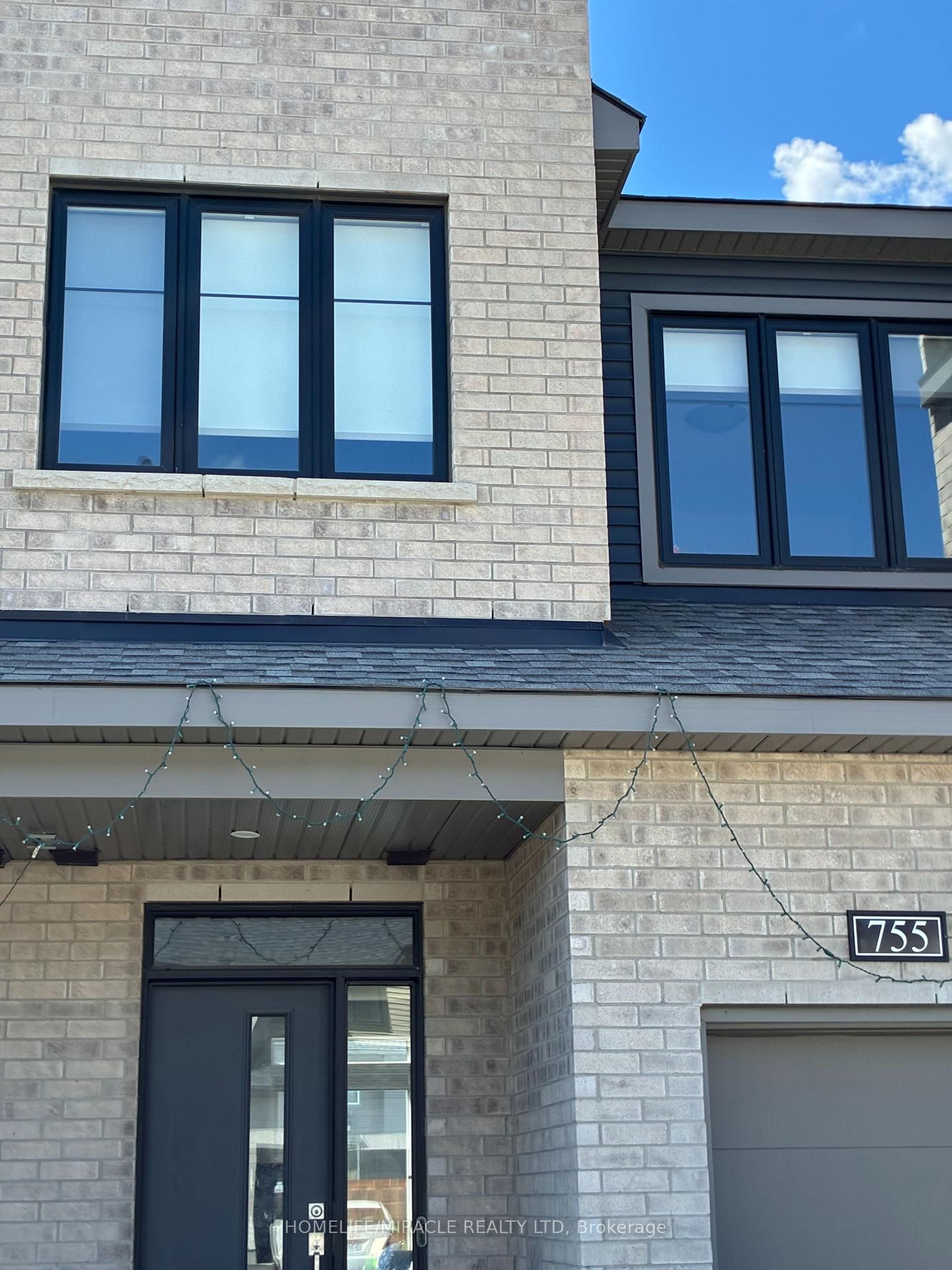 755 Fairline Row • Ottawa, ON photo 4