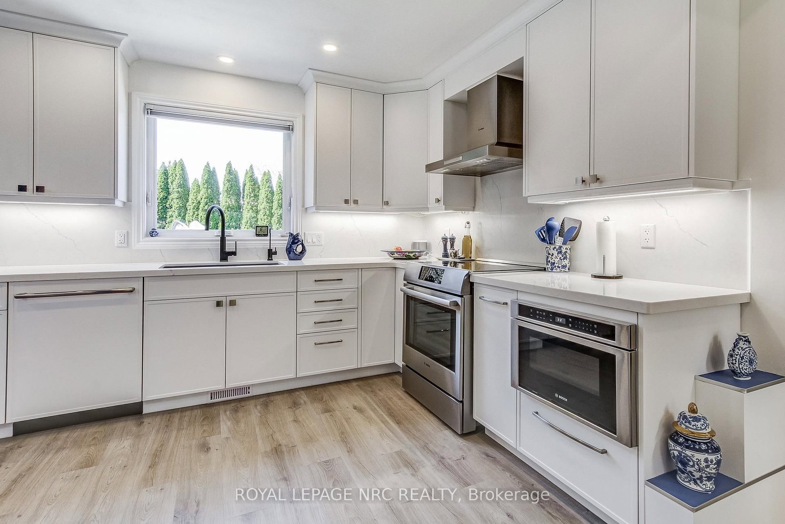 3 LOWER CANADA Drive • Niagara-on-the-Lake, ON photo 8