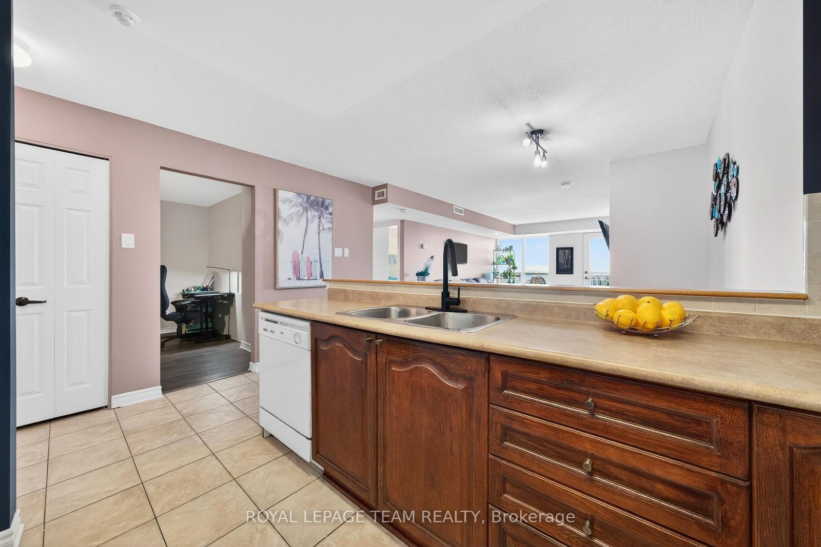 120 Grant Carman Drive • #811 • Ottawa, ON photo 16
