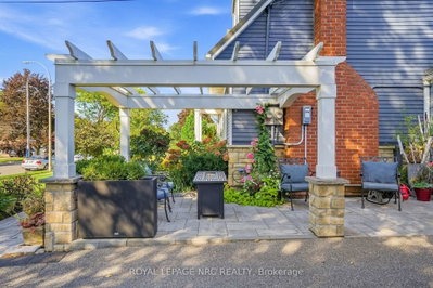 366 Book Road • Grimsby, ON photo 5