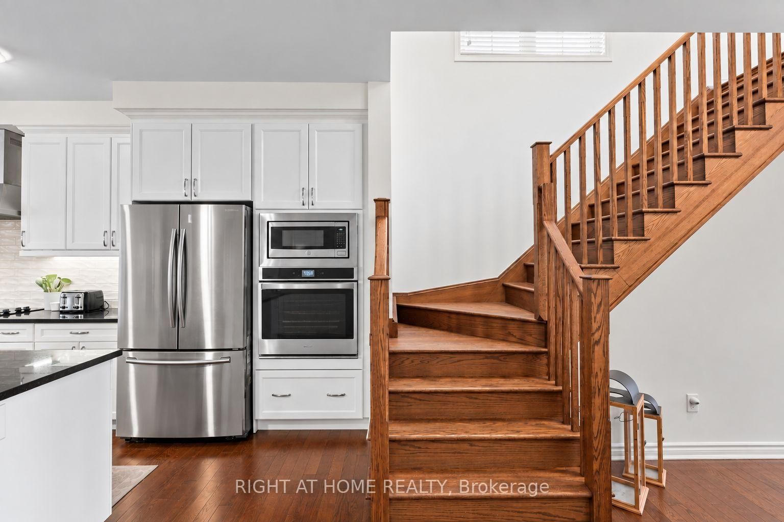 404 Equestrian Way • Cambridge, ON photo 12