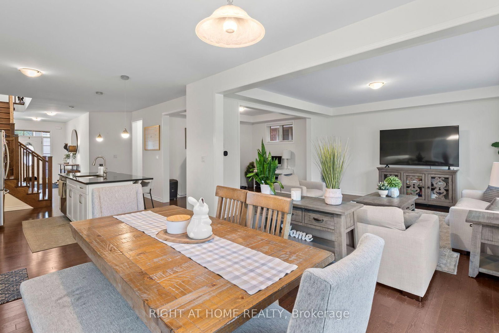404 Equestrian Way • Cambridge, ON photo 14