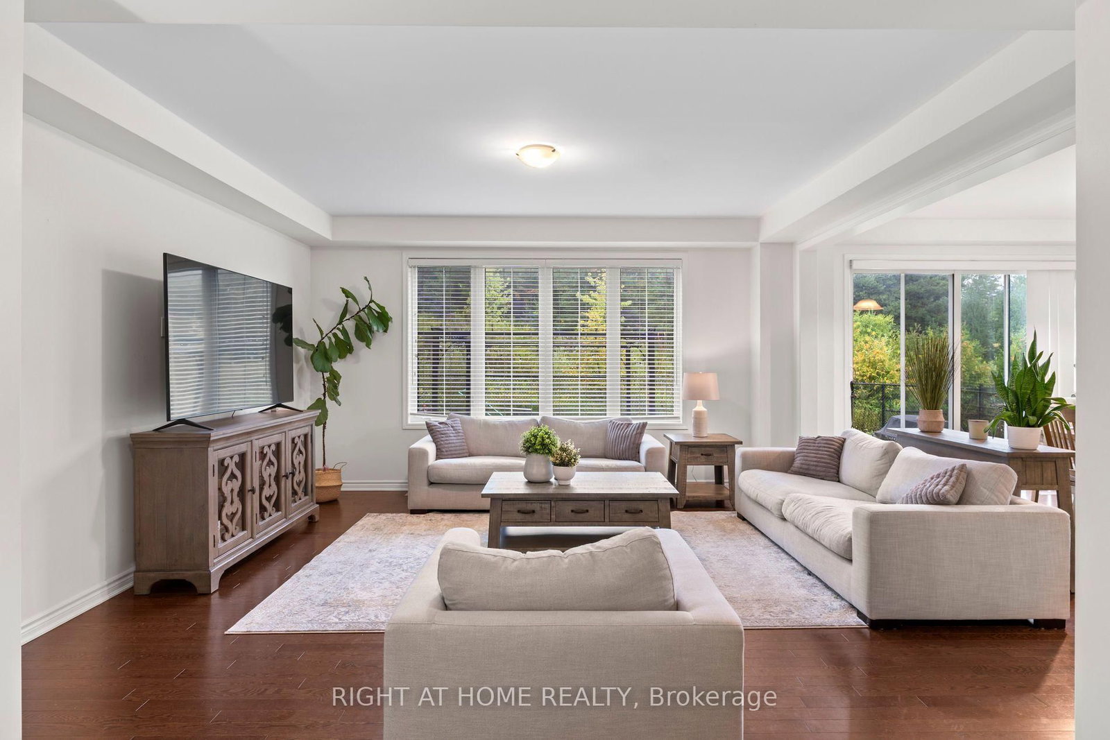 404 Equestrian Way • Cambridge, ON photo 15