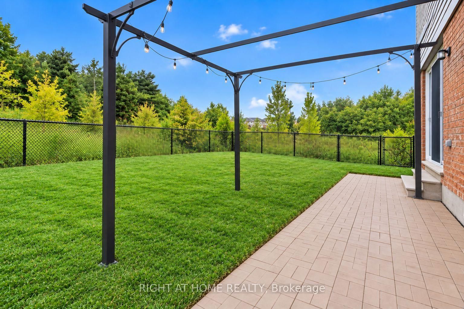 404 Equestrian Way • Cambridge, ON photo 44