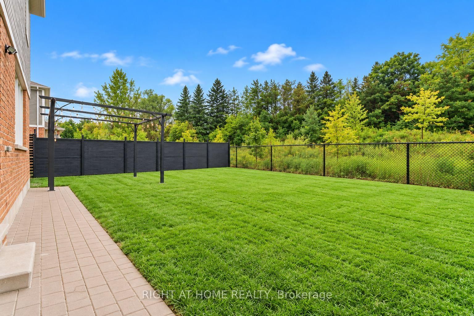 404 Equestrian Way • Cambridge, ON photo 45
