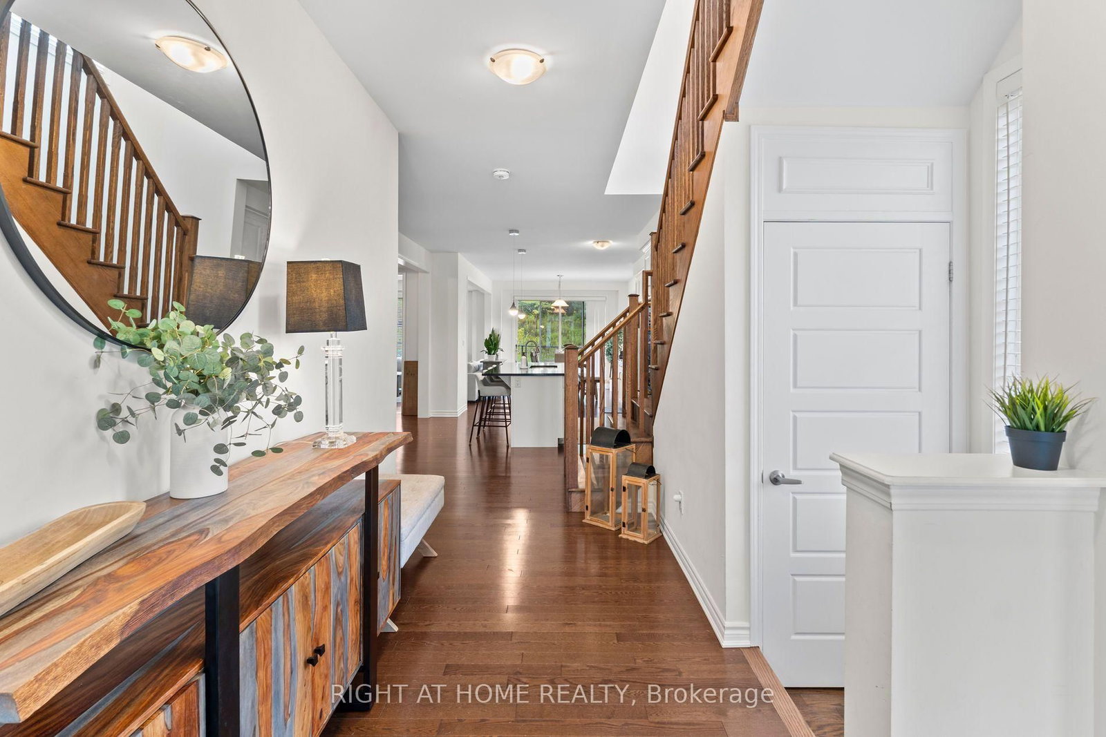 404 Equestrian Way • Cambridge, ON photo 5