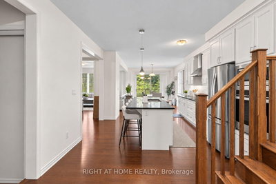 404 Equestrian Way • Cambridge, ON photo 8
