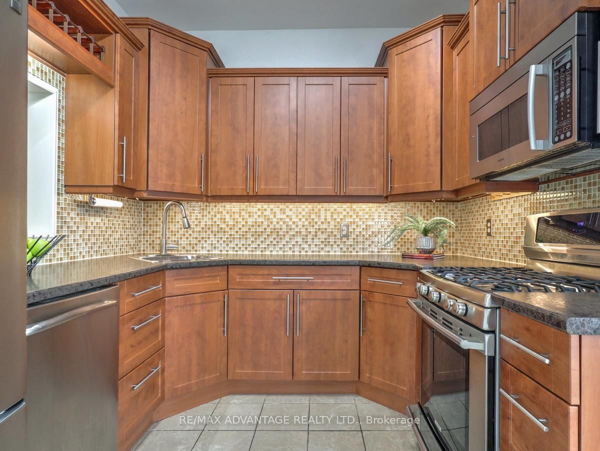 374 Front Street • #8 • Central Elgin, ON photo 17