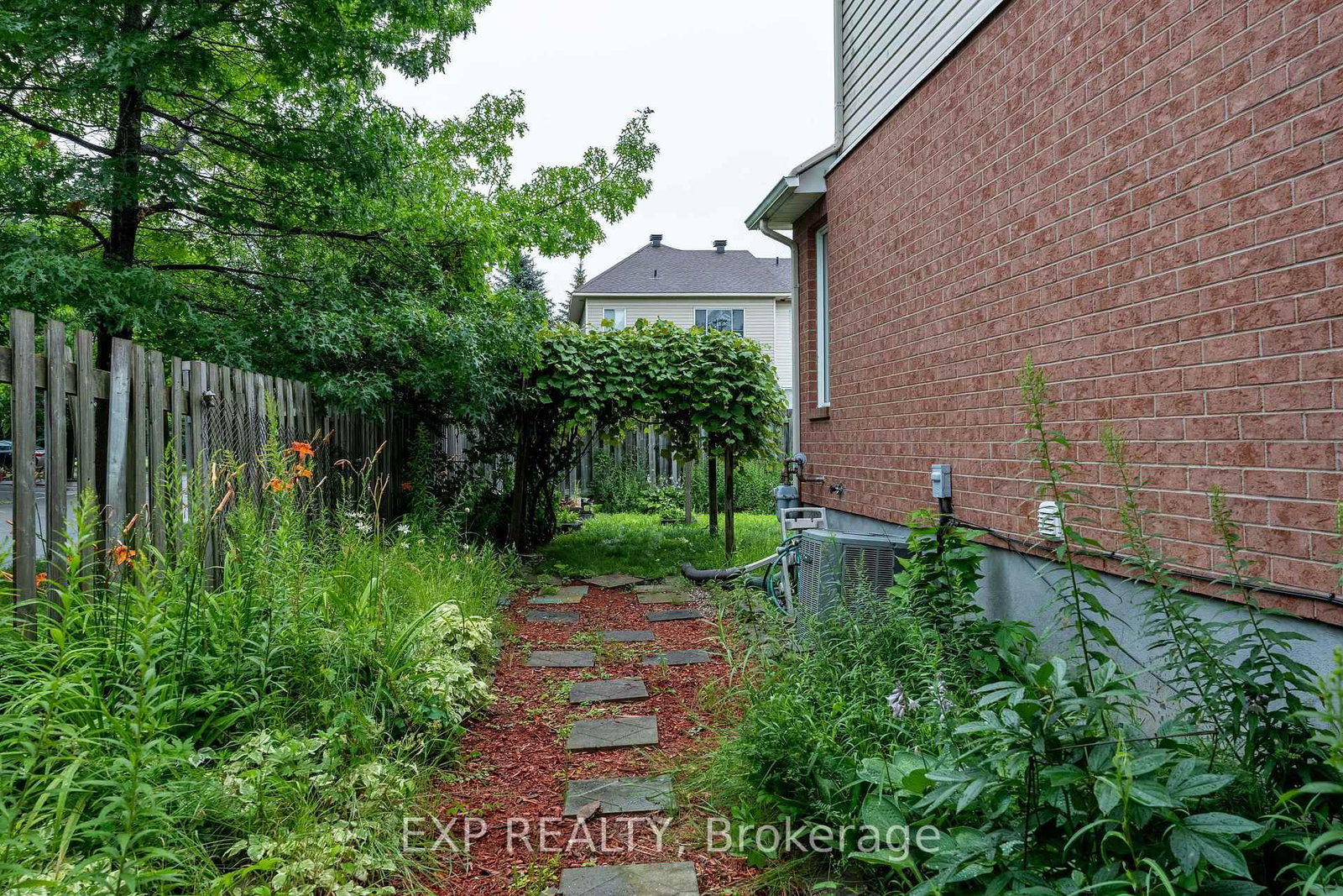 2181 Sunmeadow Street • Orleans, ON photo 24