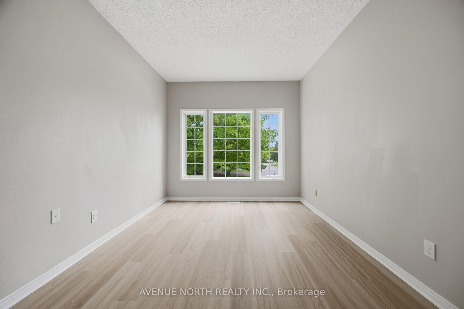 66 Woodgate Way • Ottawa, ON photo 18