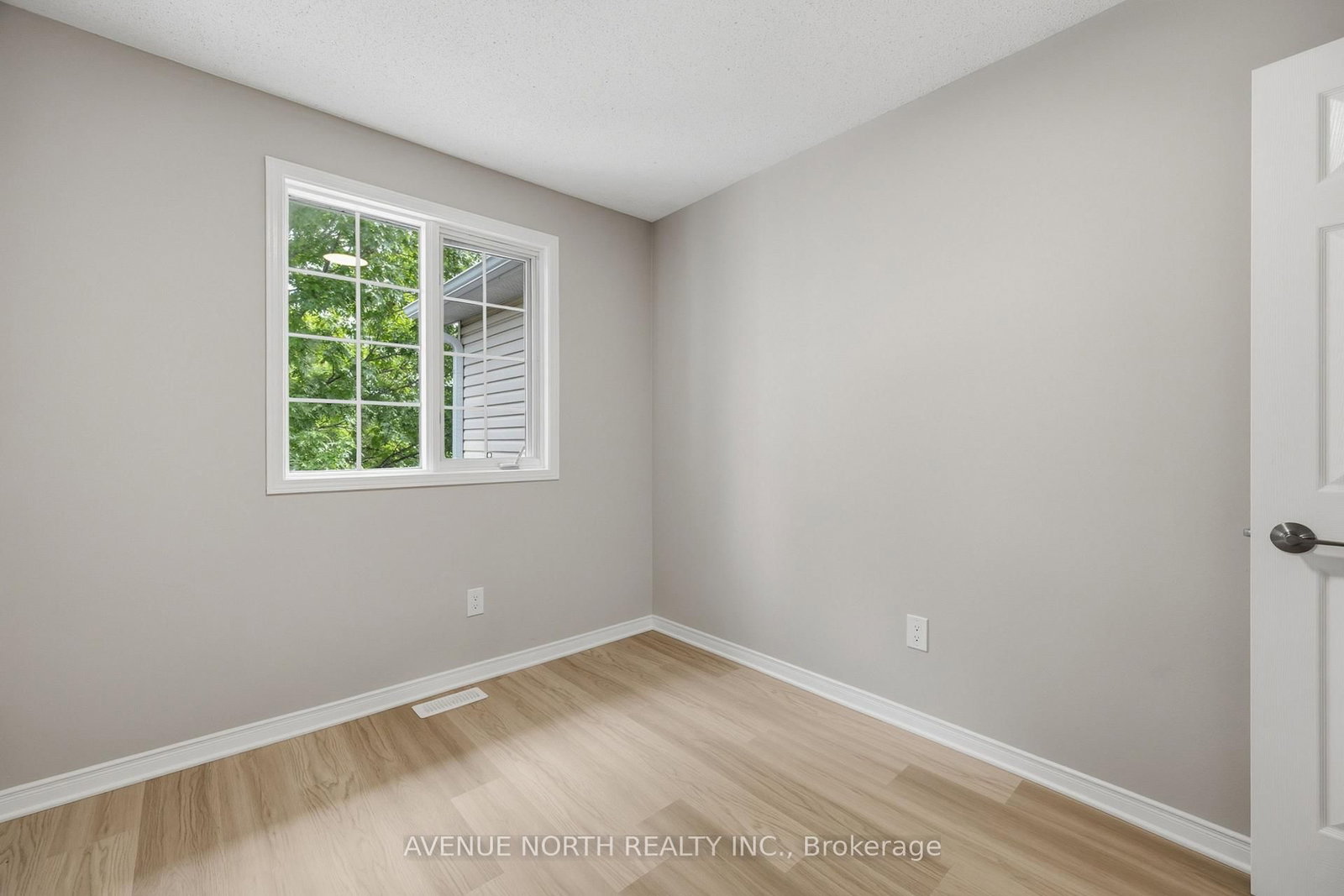 66 Woodgate Way • Ottawa, ON photo 29