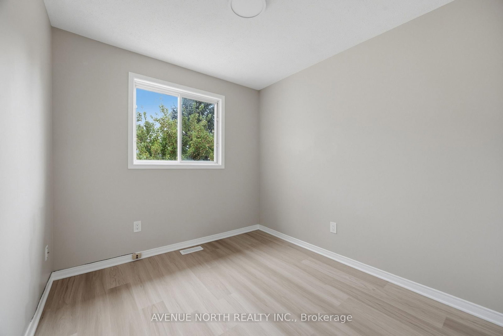 66 Woodgate Way • Ottawa, ON photo 31