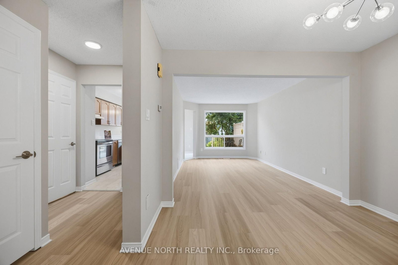 66 Woodgate Way • Ottawa, ON photo 6