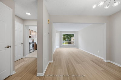 66 Woodgate Way • Ottawa, ON photo 6