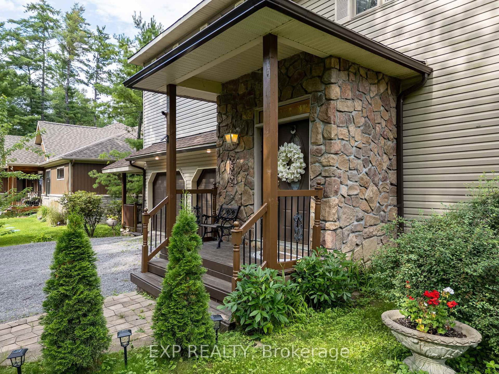 164 Baillie Avenue • Ottawa, ON photo 3