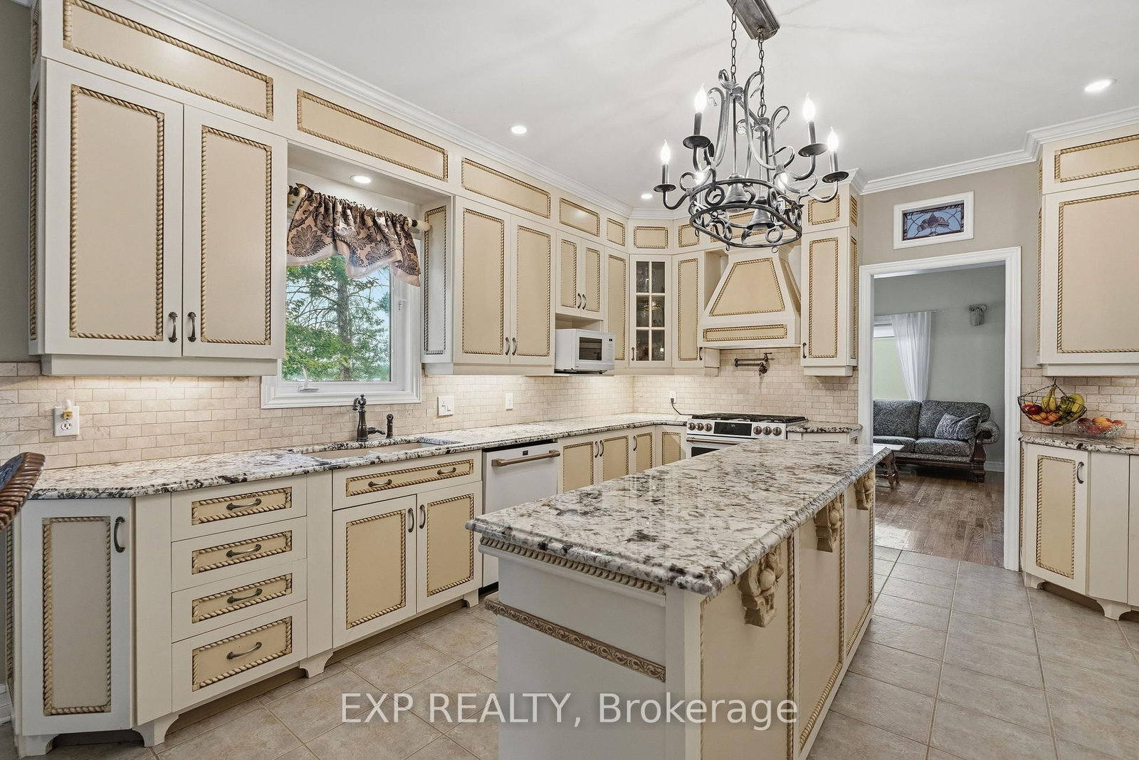 164 Baillie Avenue • Ottawa, ON photo 9