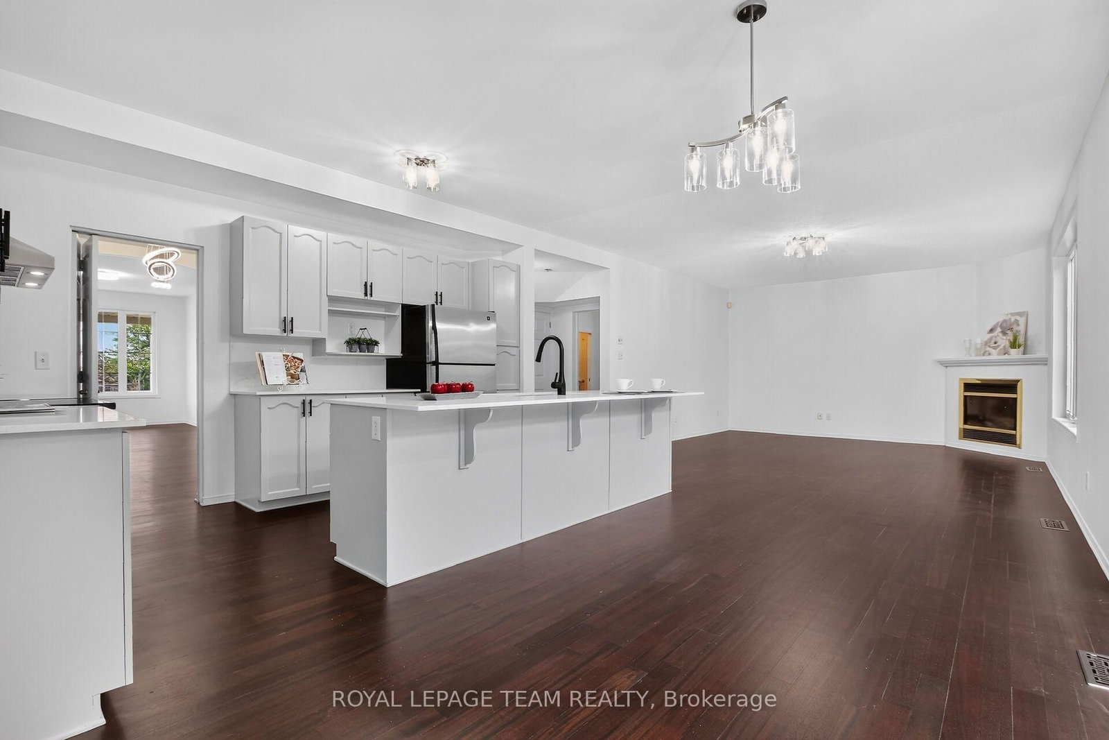 1141 Klondike Road • Ottawa, ON photo 3