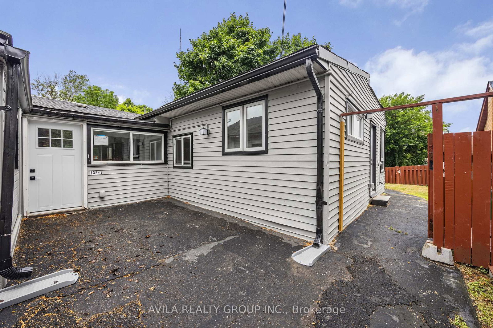 135 Charlotte Street • Brantford, ON photo 21