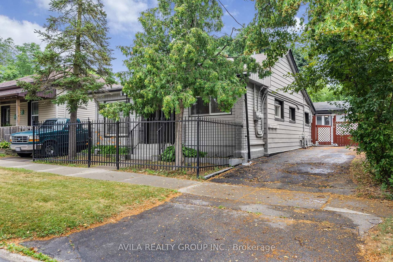135 Charlotte Street — photo 4