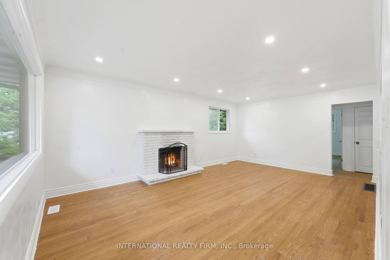 1213 ERINDALE Drive