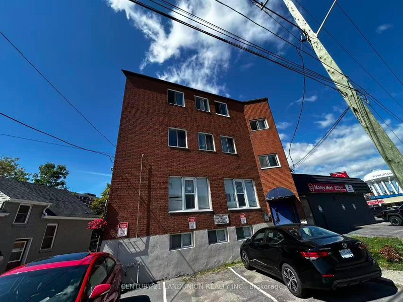 442 Macdonnell Street