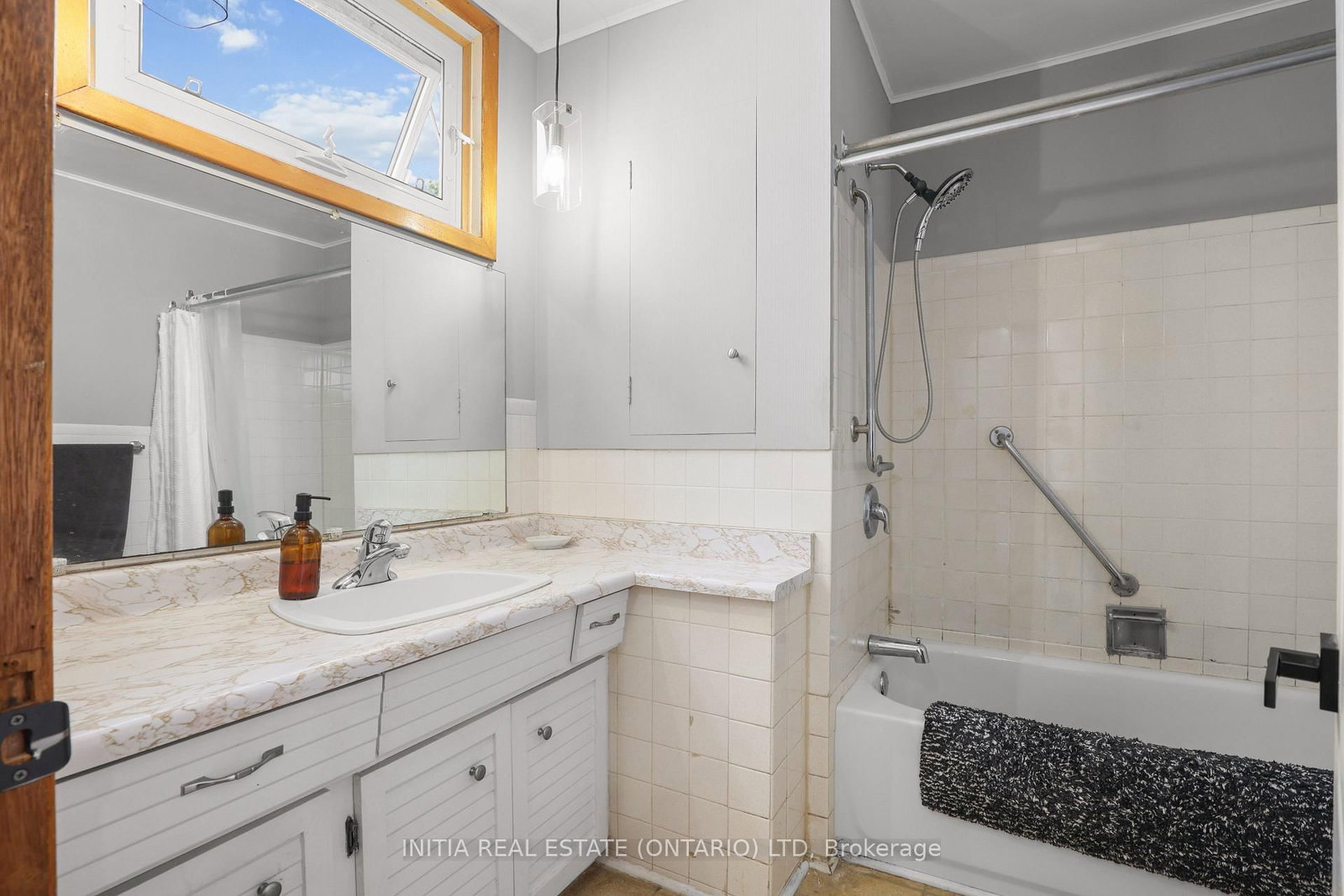 55 Briscoe Street W • London South, ON photo 13