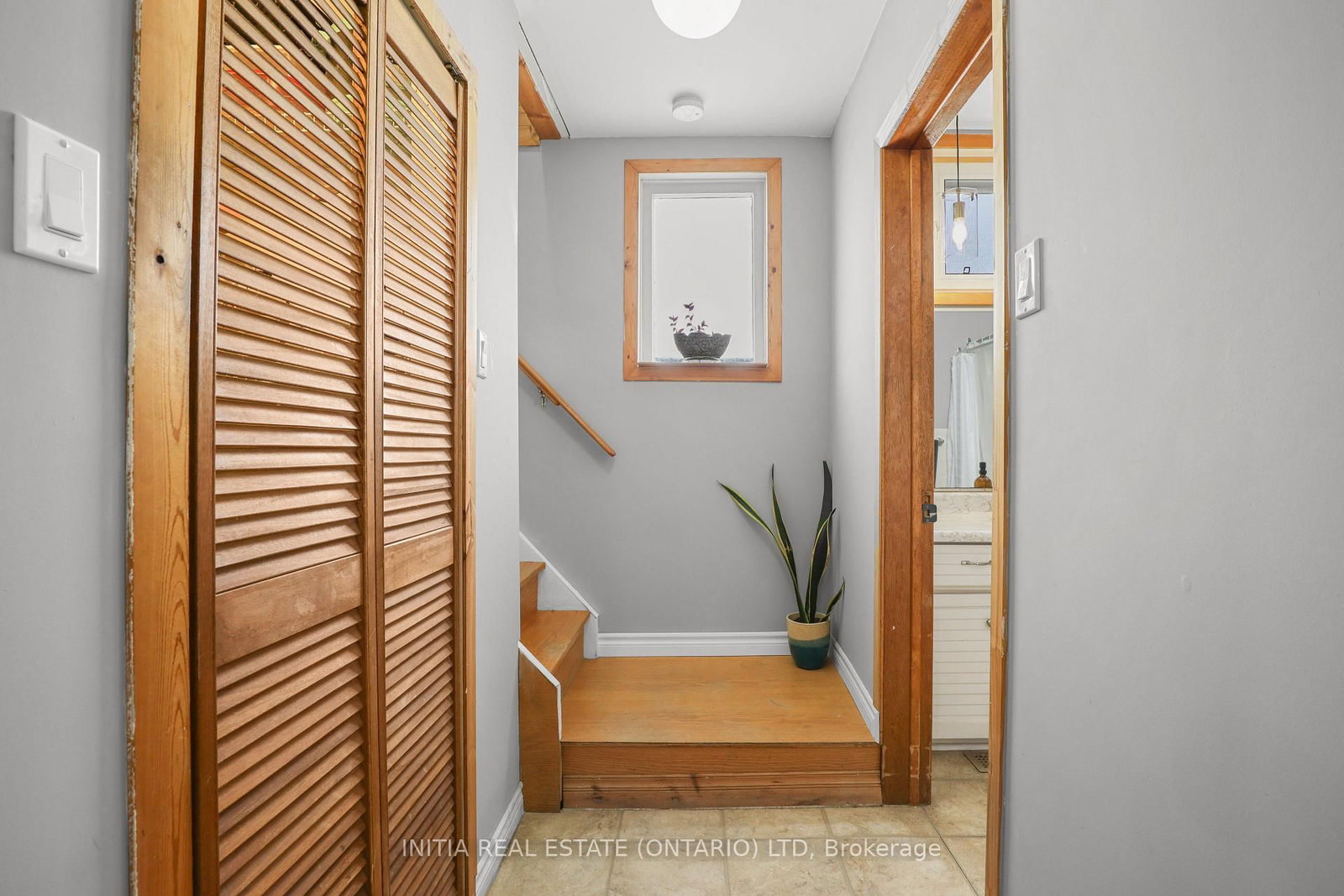 55 Briscoe Street W • London South, ON photo 14