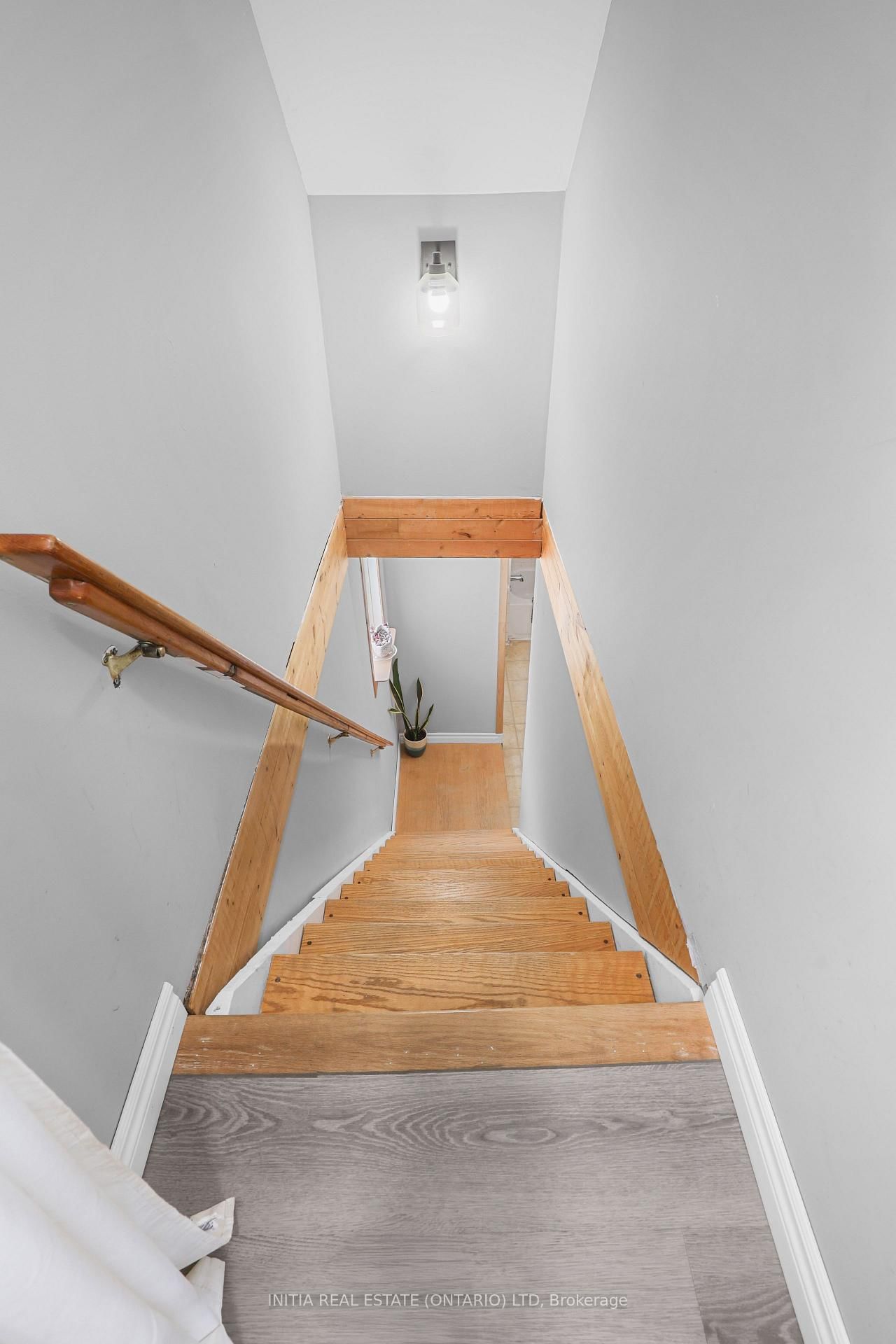 55 Briscoe Street W • London South, ON photo 15