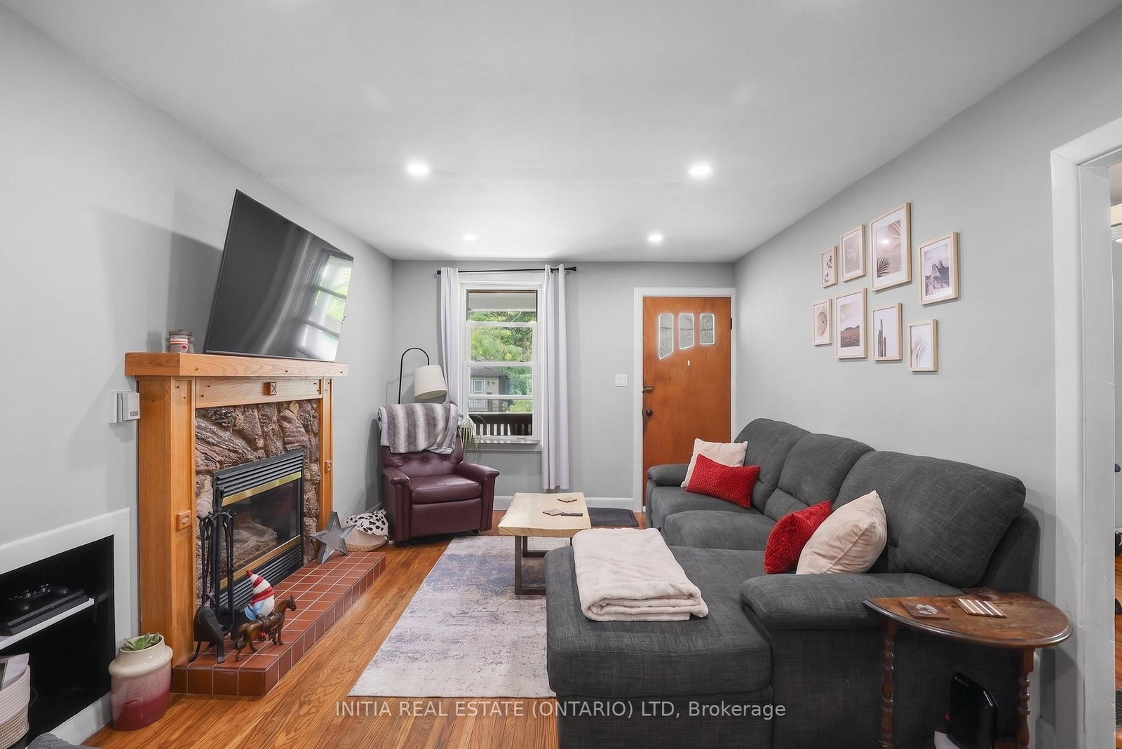 55 Briscoe Street W • London South, ON photo 4