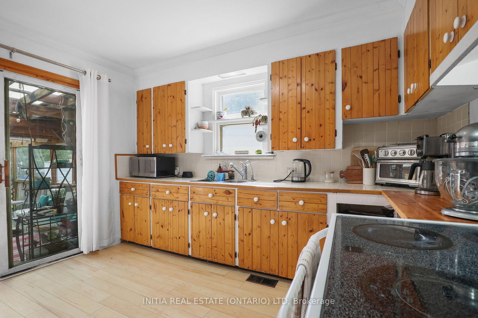55 Briscoe Street W • London South, ON photo 8