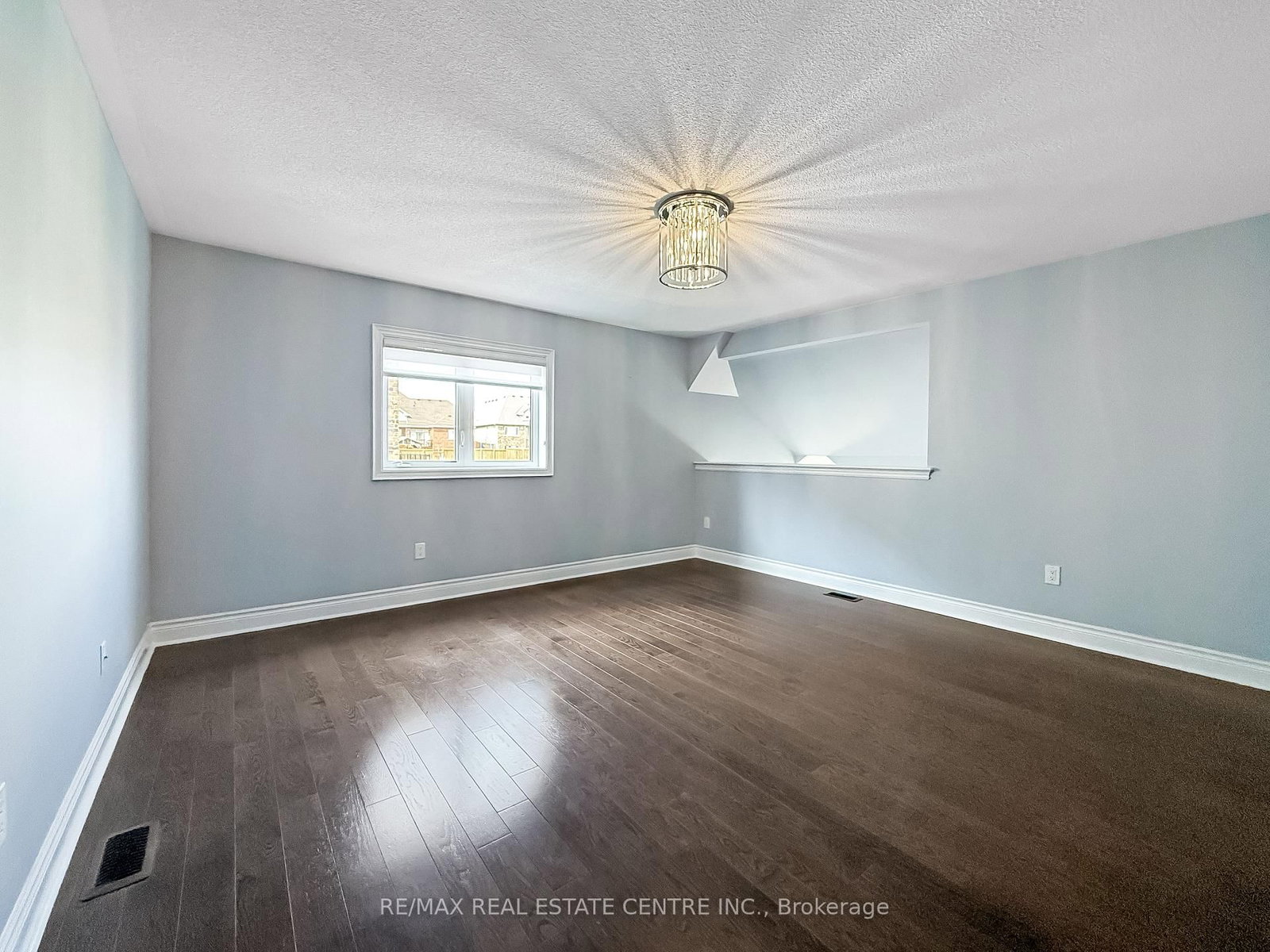 33 Stonegate Avenue • Mono, ON photo 35