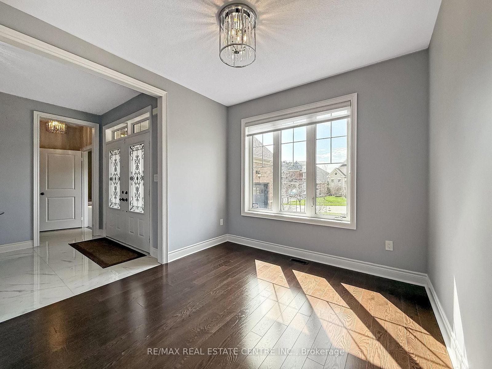 33 Stonegate Avenue • Mono, ON photo 6