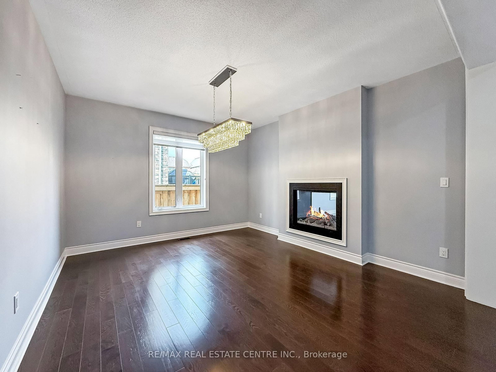 33 Stonegate Avenue • Mono, ON photo 9