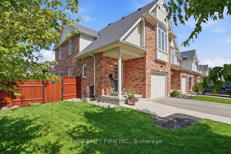 914 Silverfox Crescent