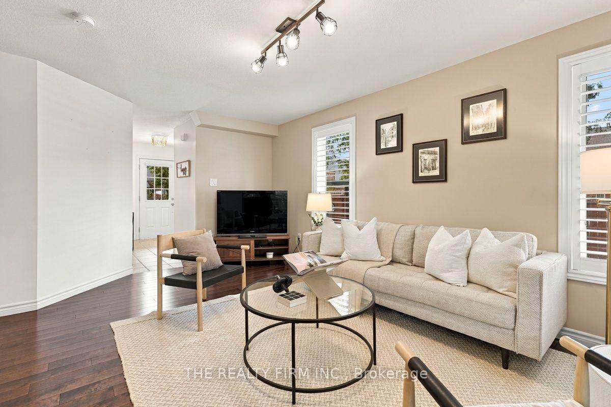 914 Silverfox Crescent • London North, ON photo 8