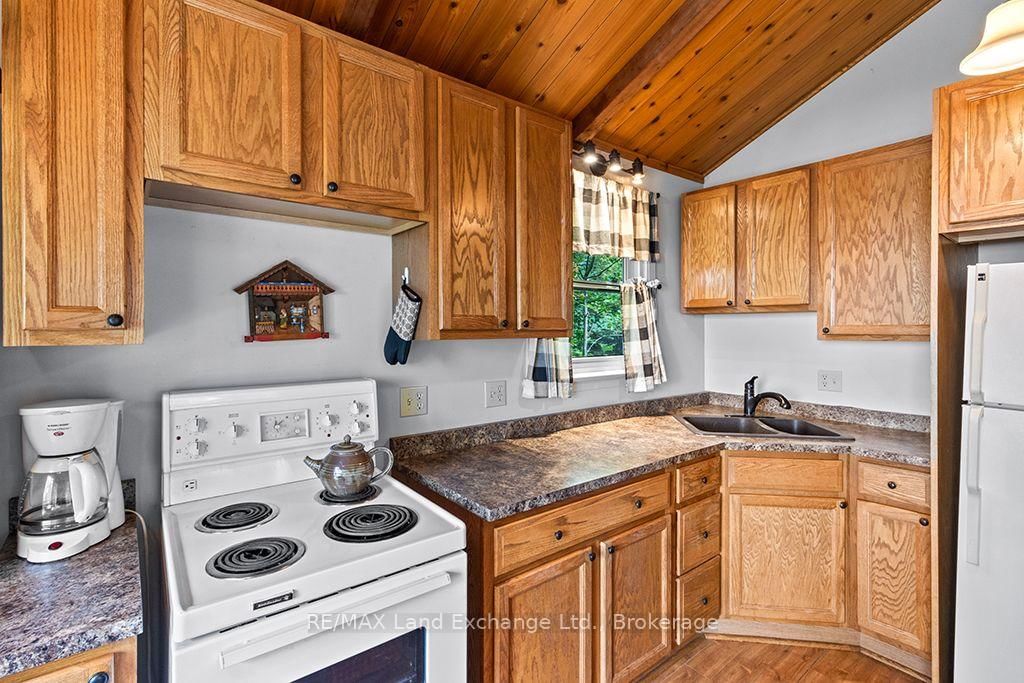 18 Cottage Park Road • Saugeen Shores, ON photo 27