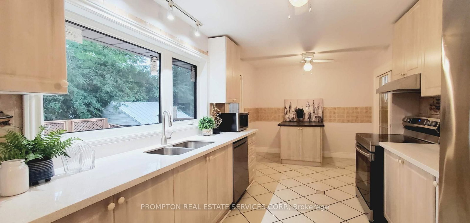 163 Woodside Drive • St. Catharines, ON photo 5