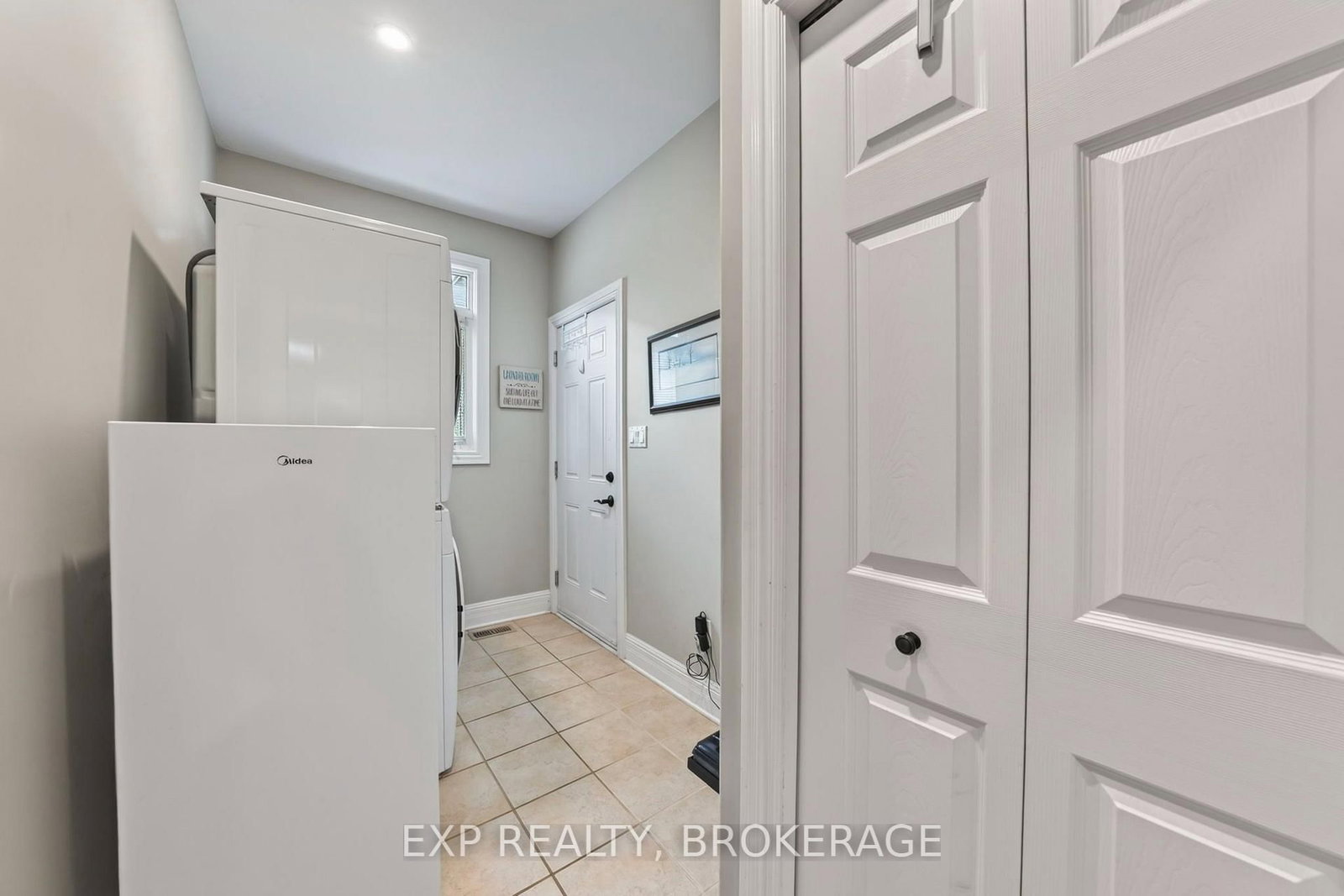 411 Abbot Street • Kingston, ON photo 11