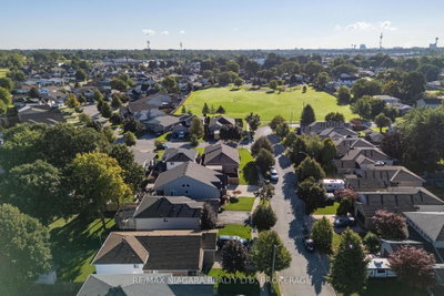 7919 Fleming Drive • Niagara Falls, ON photo 3