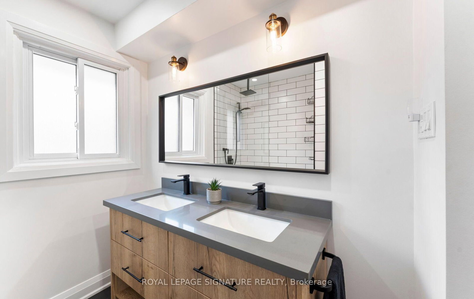 4 Algoma Crescent • Hamilton, ON photo 24