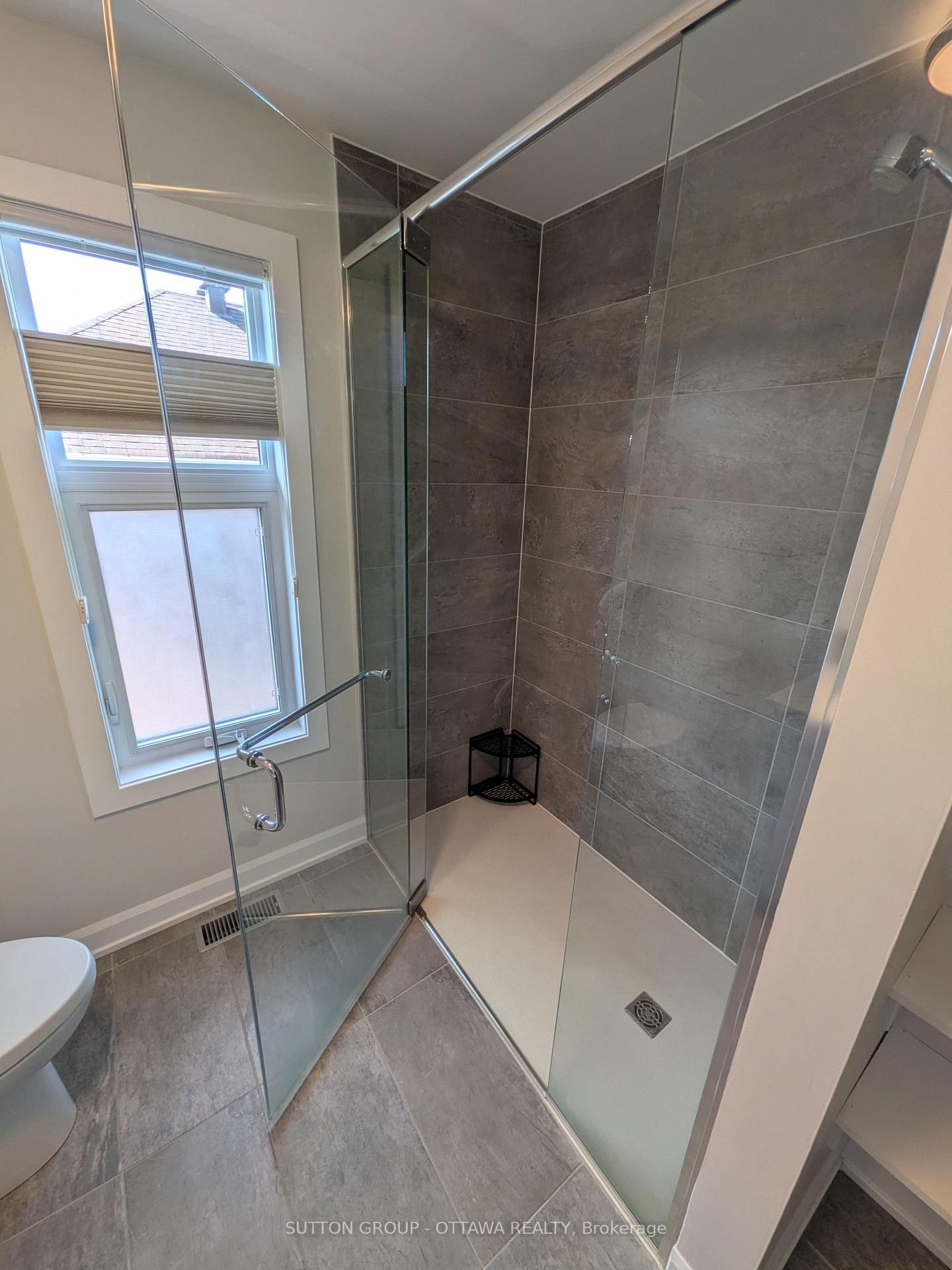 48B Byron Avenue • Ottawa, ON photo 27