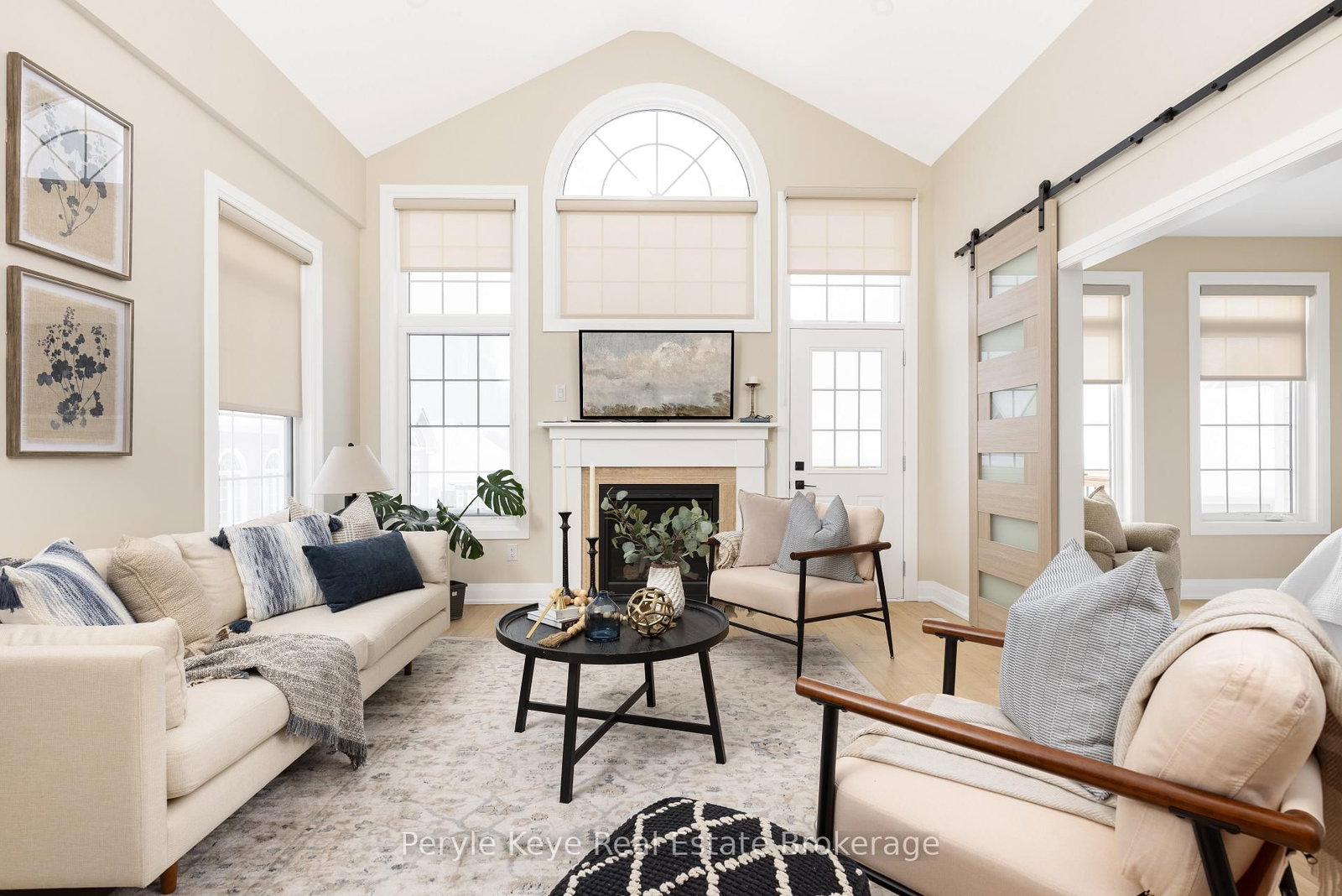 2 Leeds Court • Bracebridge, ON photo 3
