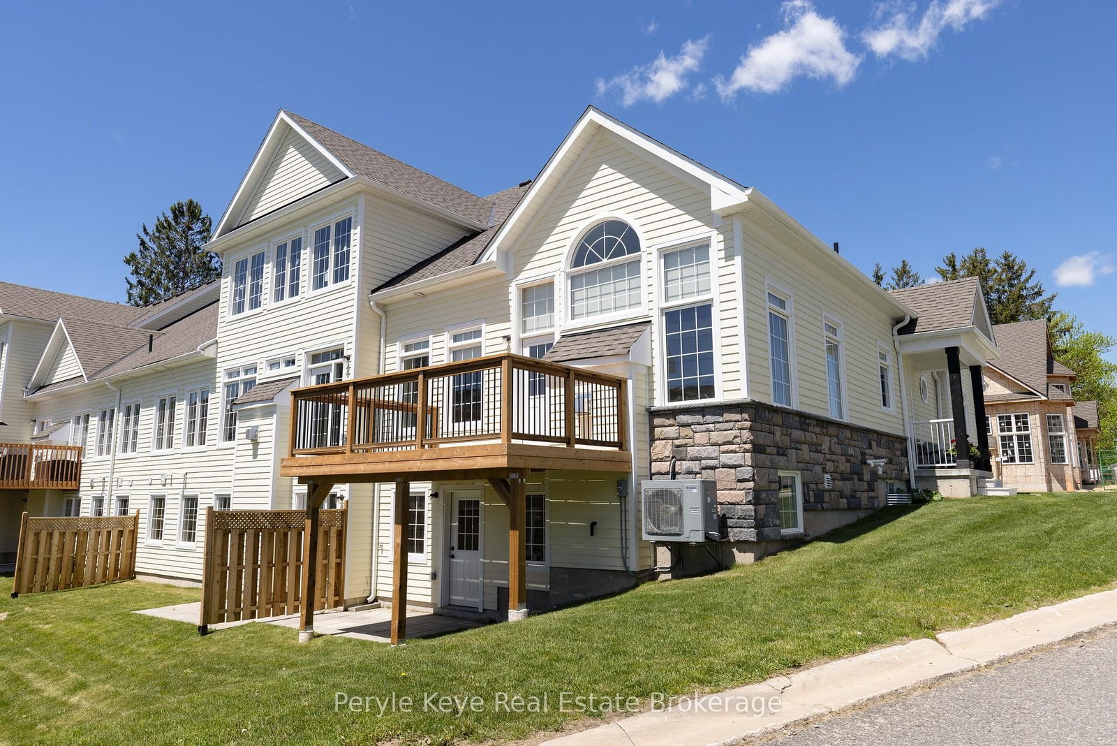 2 Leeds Court • Bracebridge, ON photo 46