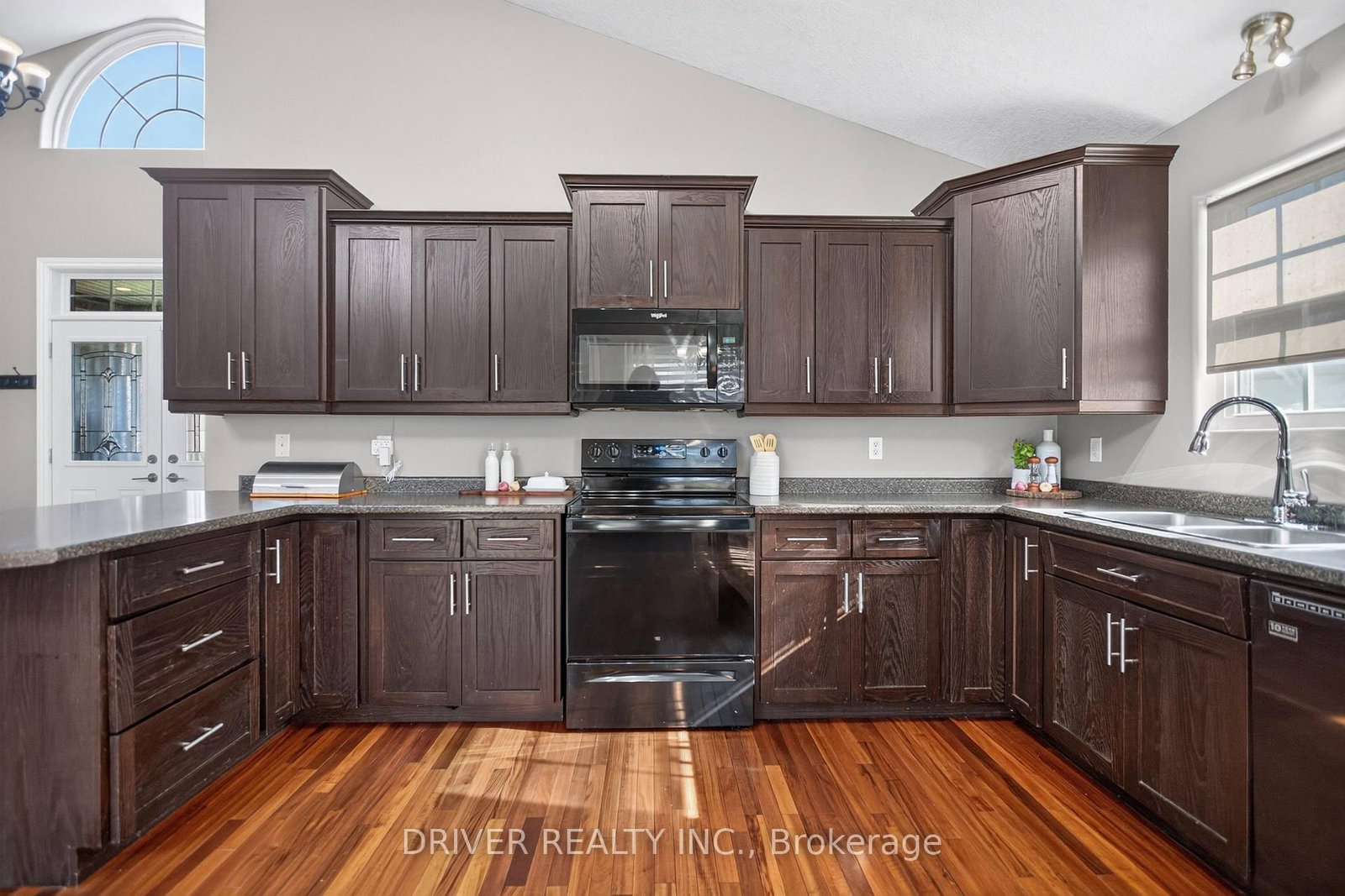 50 Treadwell Street • Aylmer, ON photo 8